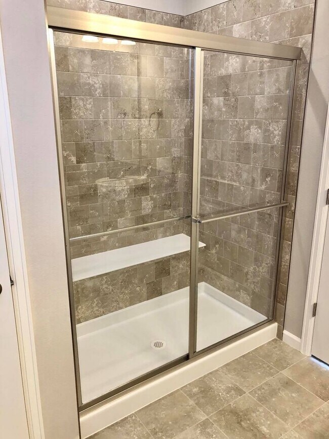 Building Photo - Gorgeous Ranch-Style House in Berthoud!