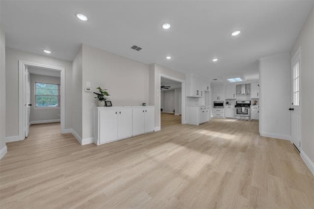 Building Photo - 217 Palomino Dr