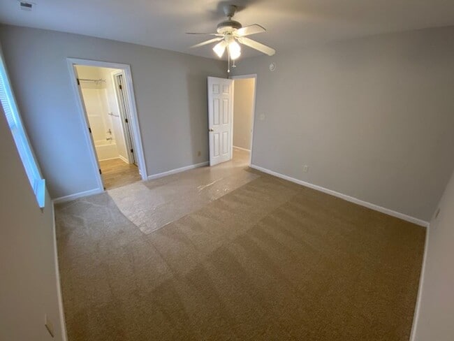 Building Photo - Charming 3-Bedroom Home with Modern Updates – Your New Home!