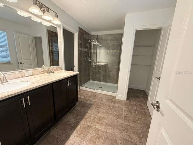 Building Photo - 11737 Verrazano Dr