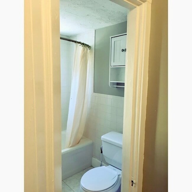 Building Photo - 7 Oaklawn St