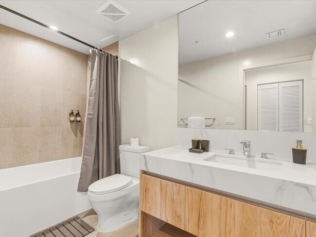 Building Photo - 11 NE 6th St