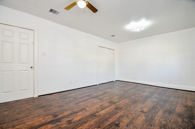 Building Photo - 7203 Santa Rita Dr