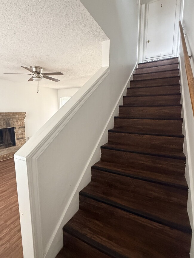 Building Photo - 9824 Ardash Ln