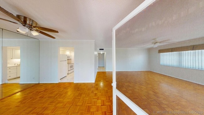 Building Photo - 4201 S Ocean Blvd