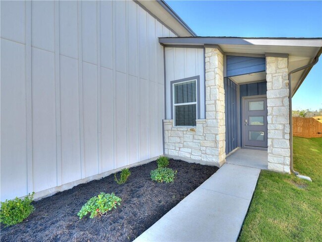 Building Photo - 7512 Daves Landing Dr