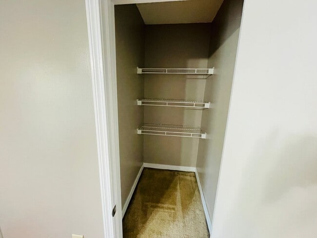 Building Photo - 2BD/2.5BA FOR RENT