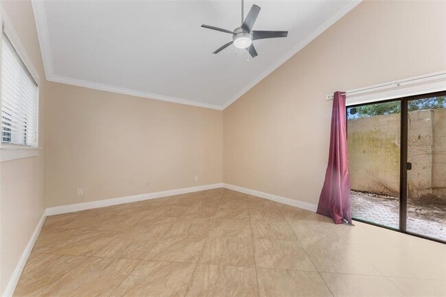 Building Photo - 13721 Lazy Oak Dr