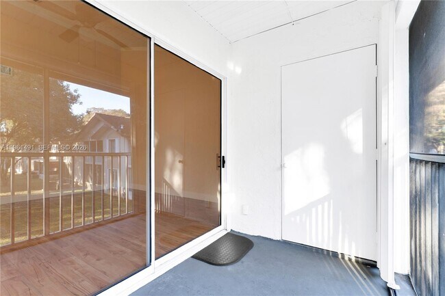 Building Photo - 13864 SW 93rd Ln