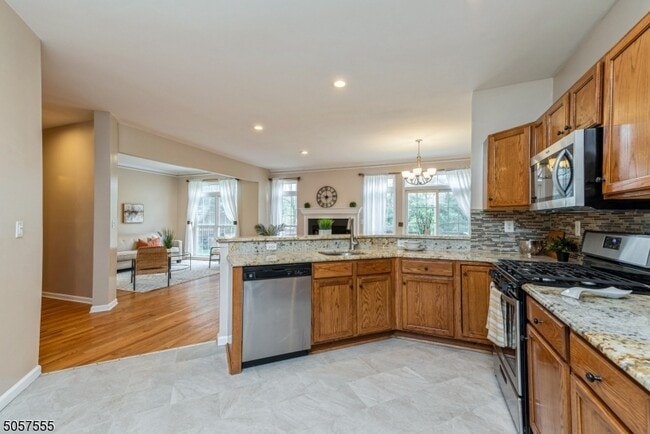 Building Photo - 27 Rolling Views Dr