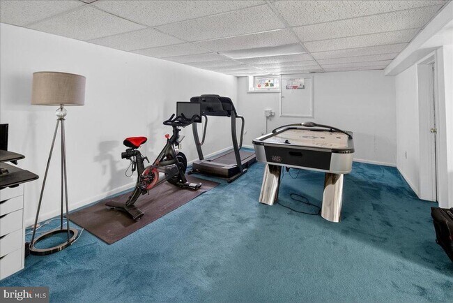 Building Photo - 7 Redwood Ct