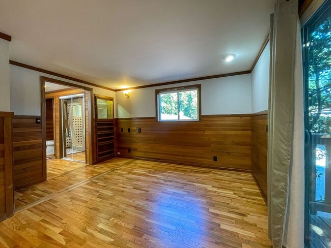 Building Photo - 3Bd/2.5Ba Edmonds Home