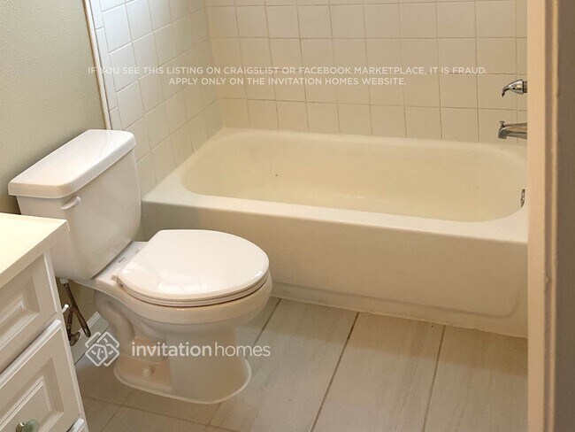 Building Photo - 1623 Palm Leaf Dr