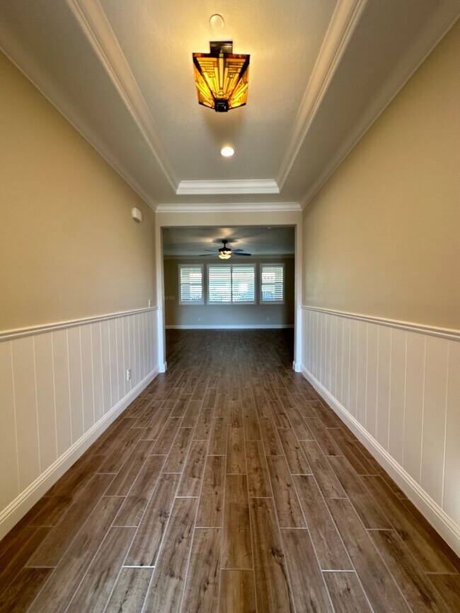 Building Photo - Impressive All Single Story 3 Bedroom, 2.5...