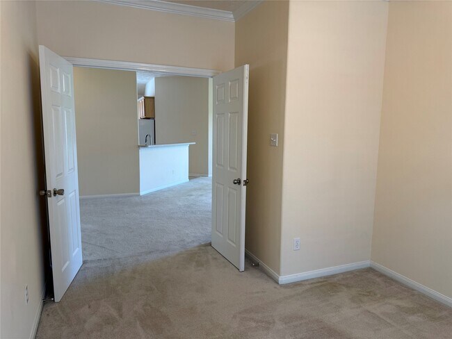 Building Photo - 10727 Gilford Crest Dr