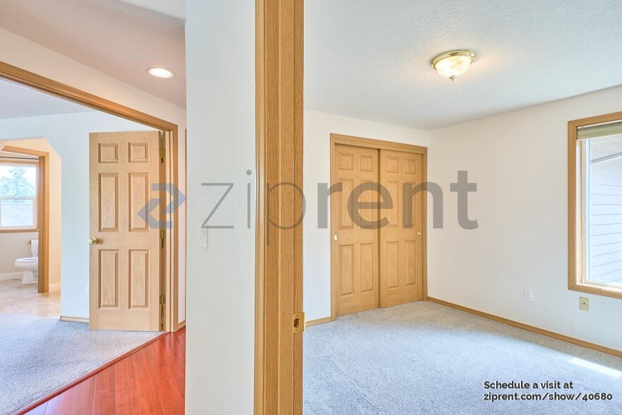 Building Photo - 13634 Barclay Hills Dr
