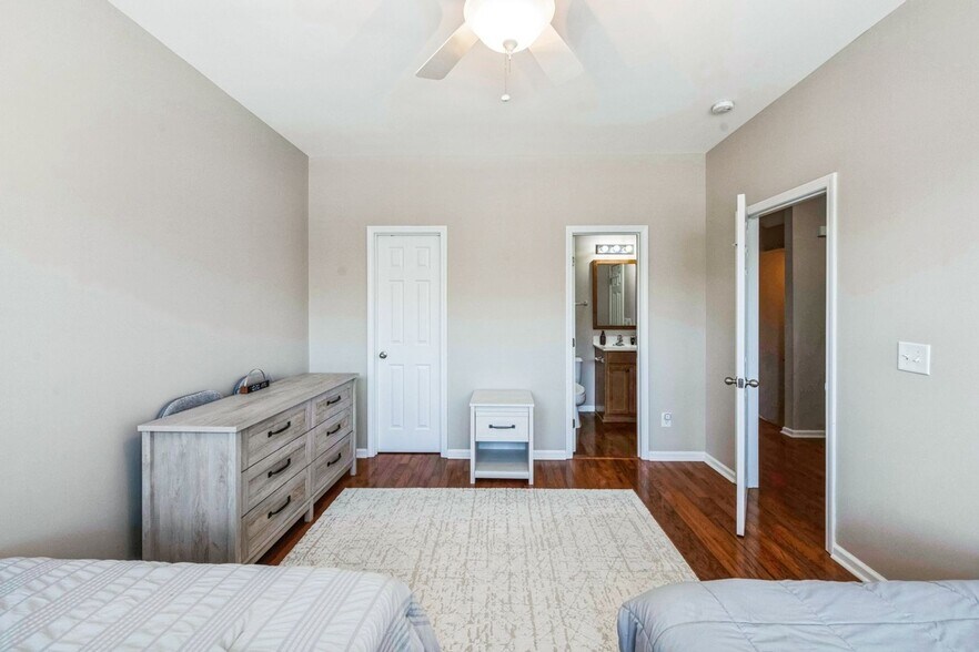 Building Photo - 403 Old Mill Village Dr