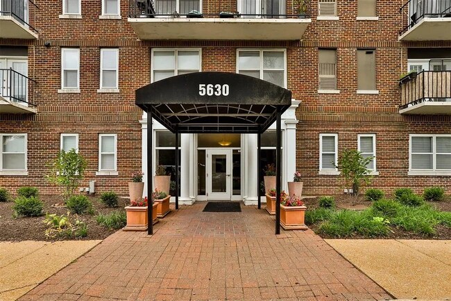 Building Photo - 5630 Pershing Ave