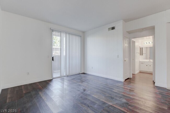 Building Photo - 231 W Horizon Ridge Pkwy