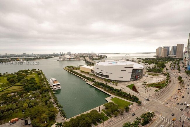 Building Photo - 900 Biscayne Blvd