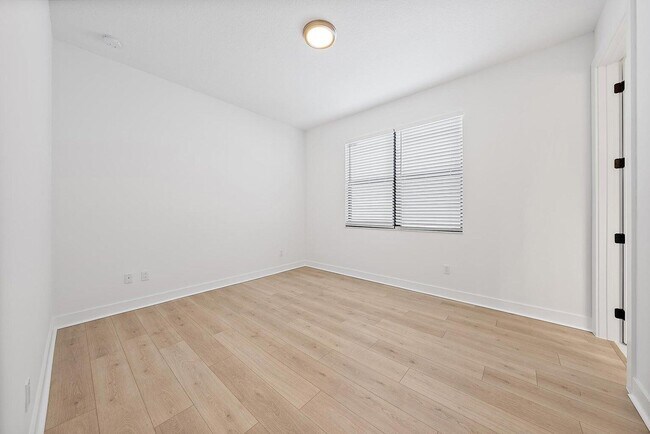 Building Photo - 13128 Alton Rd