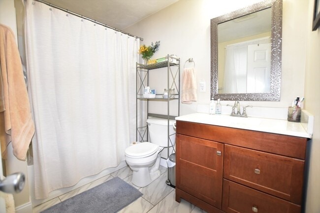 Building Photo - 23 Sawin St