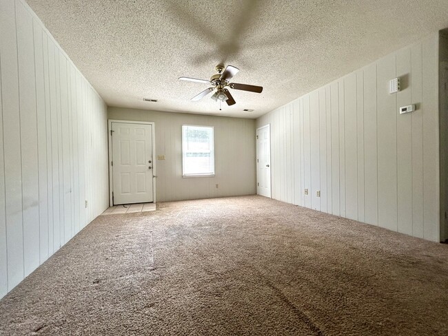 Building Photo - 4701 Grassy Creek Rd