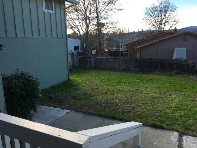 Building Photo - South Redding 2-Story Home, located in cul-de-sac