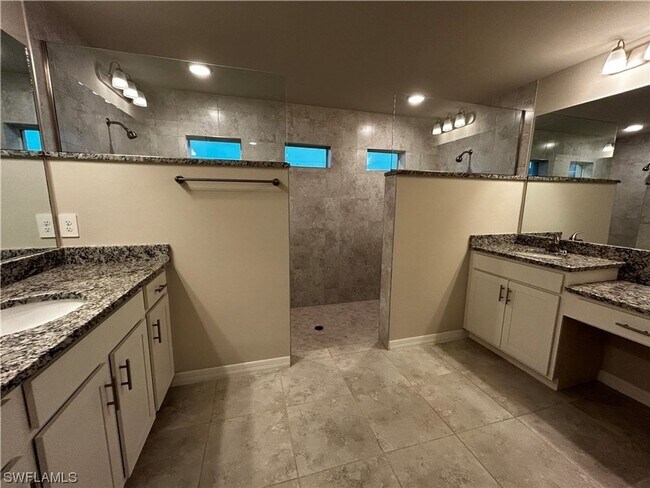 Building Photo - Available mid July! 4 Bed 2 Bath in NW Cape Coral!