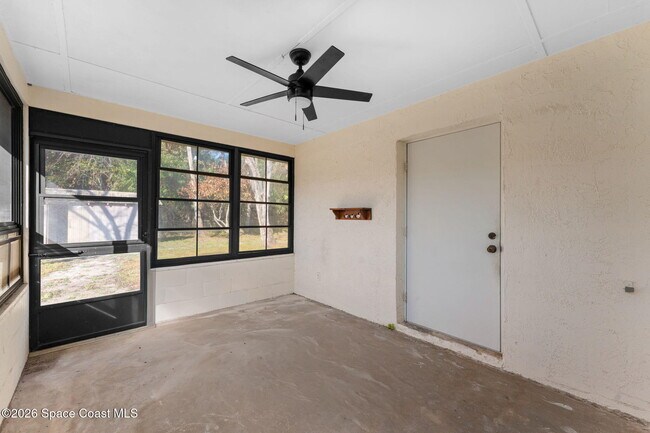 Building Photo - 247 Saldon Ln