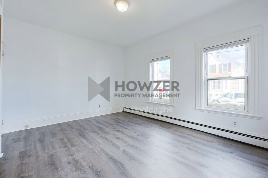 Building Photo - 128 Arnold St