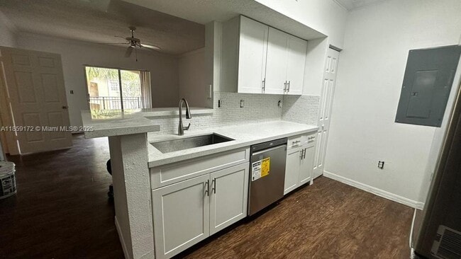 Building Photo - 215 SW 117th Terrace