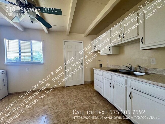 Building Photo - 2100 Skyway Dr