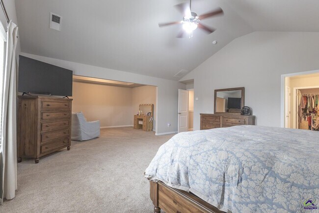 Building Photo - 202 Warhawk Dr