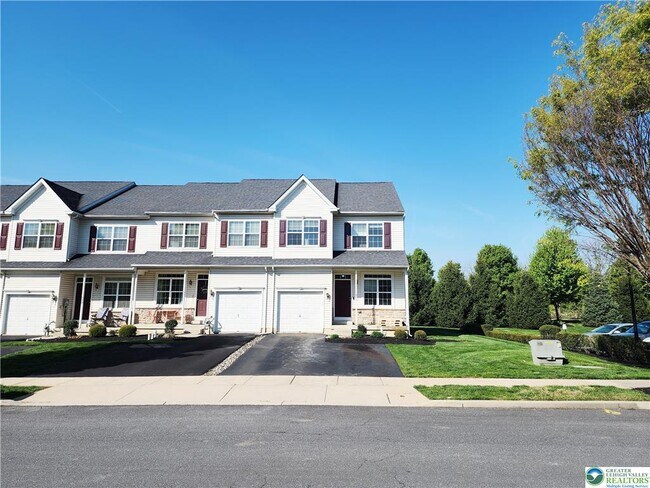Building Photo - 937 King Way