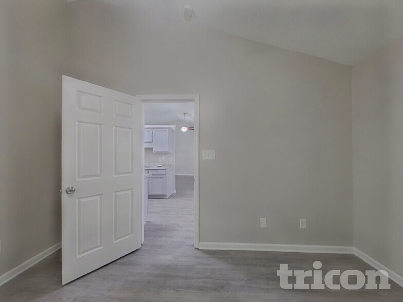 Building Photo - 1613 Bear Brook Dr