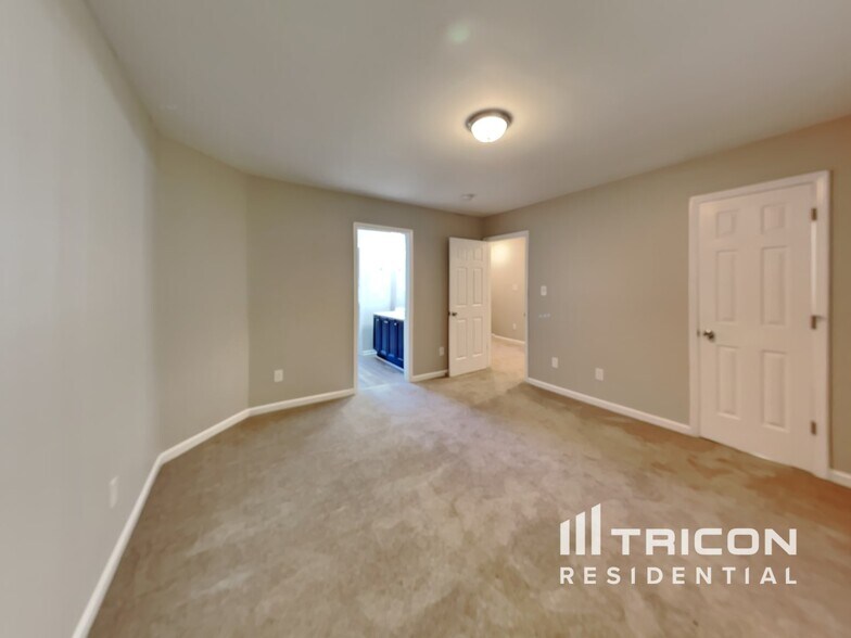 Building Photo - 128 Randolph Dr