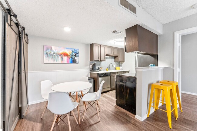 Building Photo - 3501 S 1st St