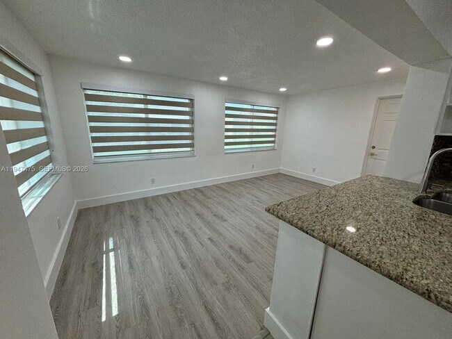 Building Photo - 4715 NW 44th St