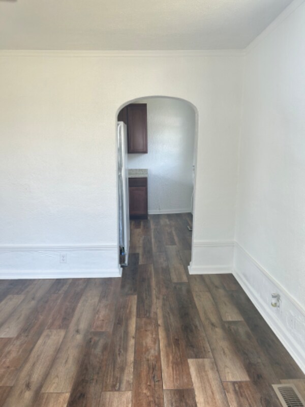 Building Photo - 118 2nd St