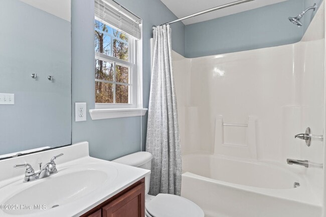 Building Photo - Charming Home in Woodbury Farms