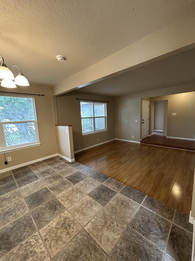 Building Photo - 7061 Luella Anne Dr NE
