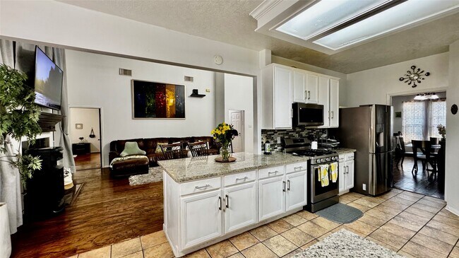 Building Photo - 14506 Wadlington Dr