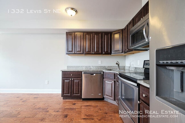 Building Photo - 1332 Levis St NE