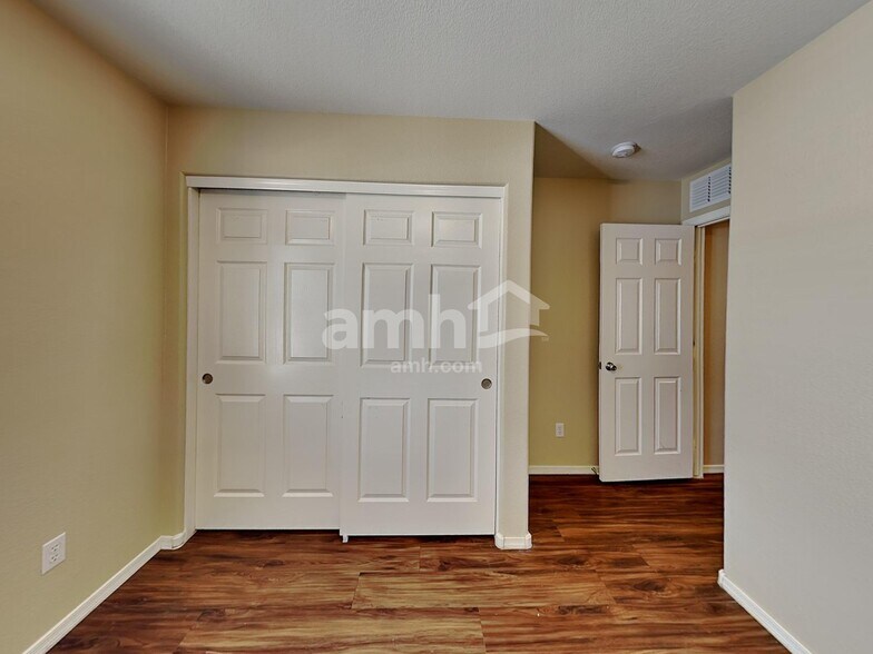 Building Photo - 25788 W Nancy Ln