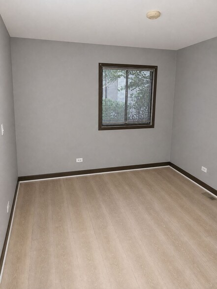 Building Photo - 1850 W Highland Ave