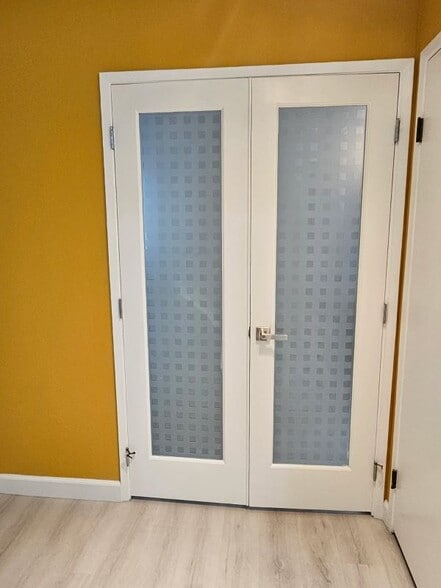 Building Photo - 8763 Mountain Blvd