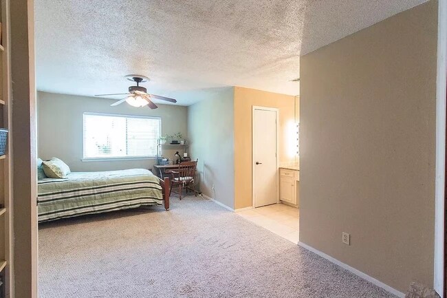 Master Bedroom Downstairs - 3508 Grande Bulevar