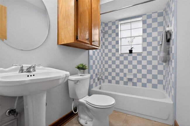 Building Photo - 601 Chateau Woods Pkwy Dr