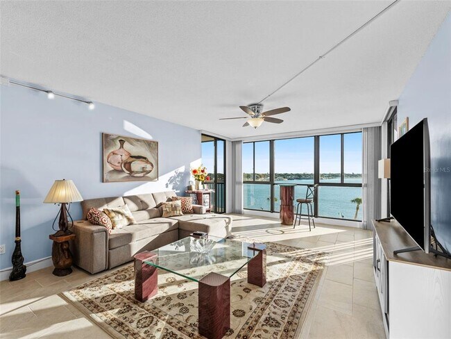 Building Photo - 7100 Sunshine Skyway Ln S